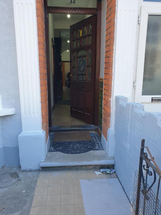 Burney Tomar House Apartment Croydon Exterior photo